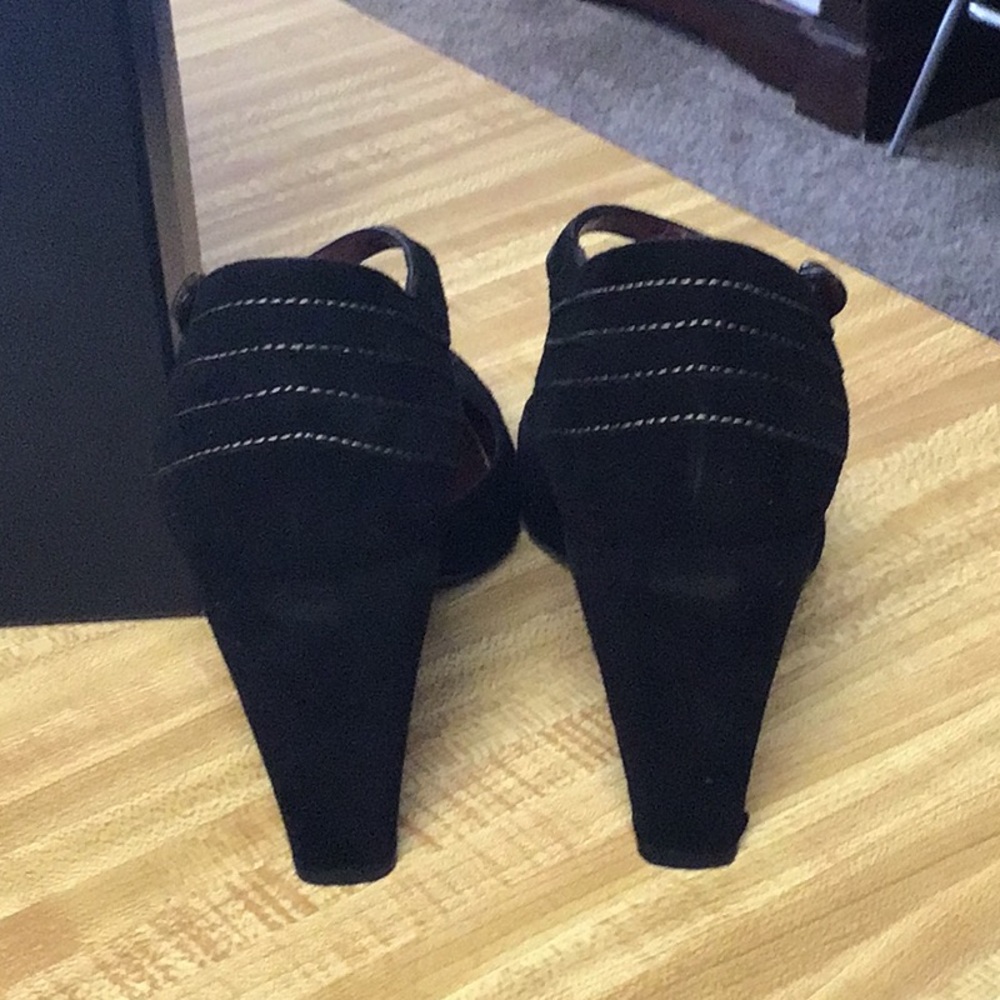 Chanel Slingback Heels - Picture 4 of 6